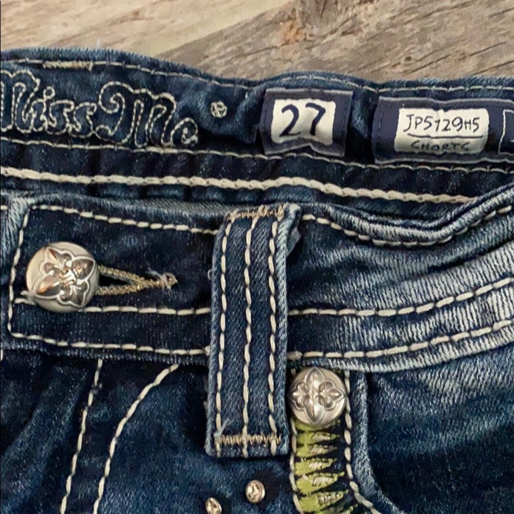 MISS ME JEANS ‘FLOWER RAIN' SHORTS 27 - Picture 2 of 9